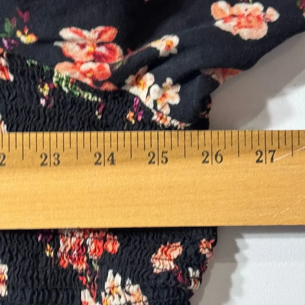 Old Navy Smocked Peplum Hem Top Womens Size 4X Black Floral V-Neck‎ Long Sleeve